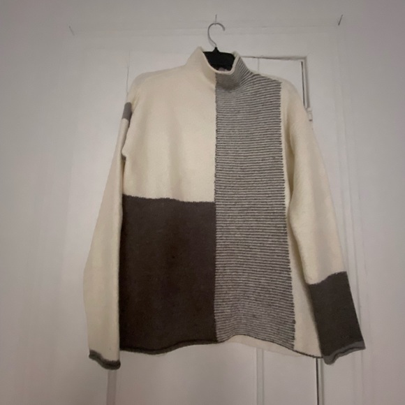 Cyrus Sweaters - CYRUS Sweater Sz M